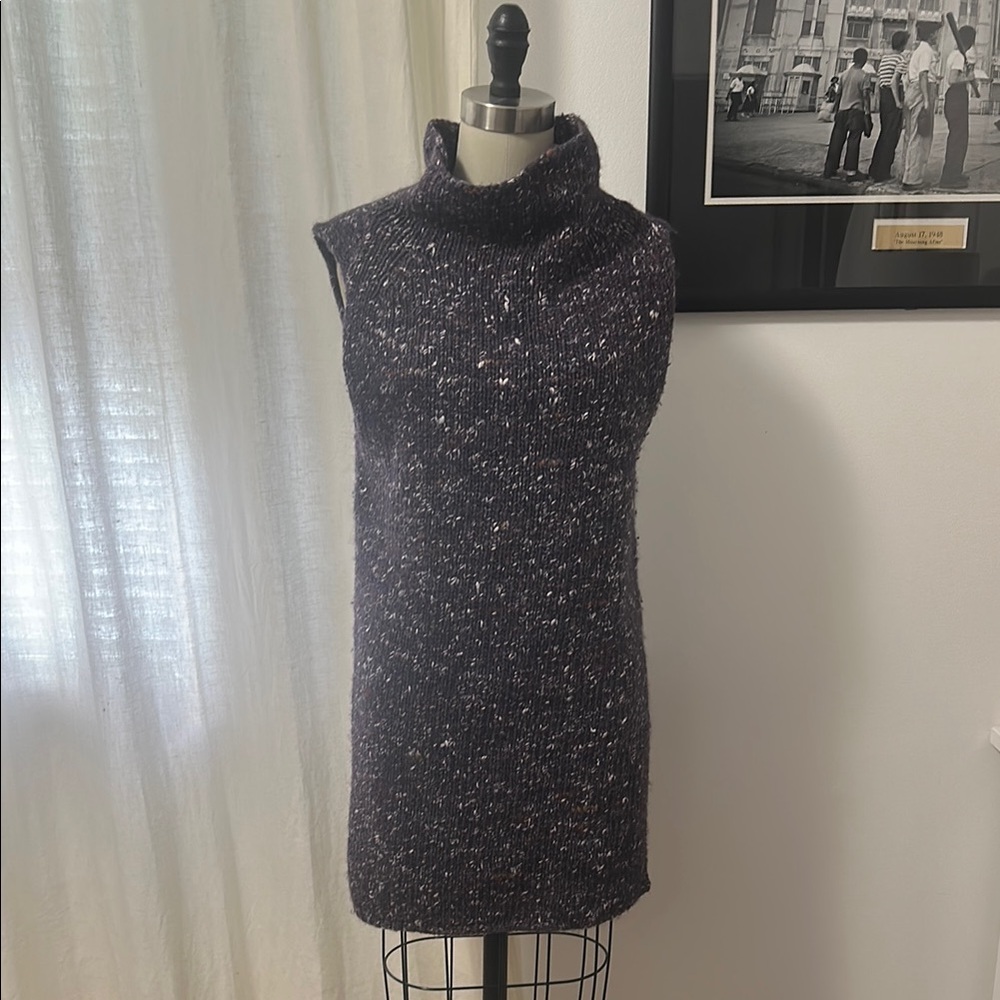 Wilfred - Elegant Sleeveless Knit vest: pullover